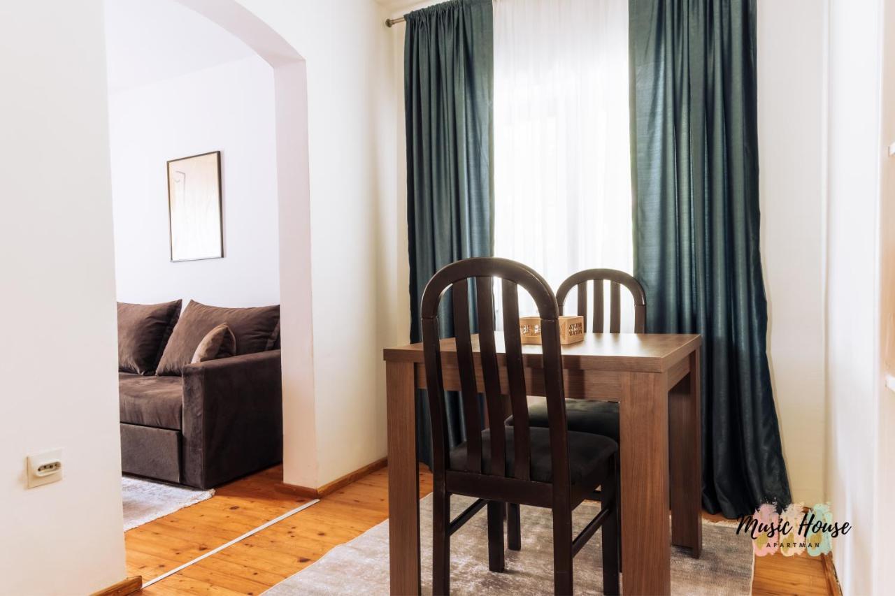 Music House Apartment Tuzla Buitenkant foto